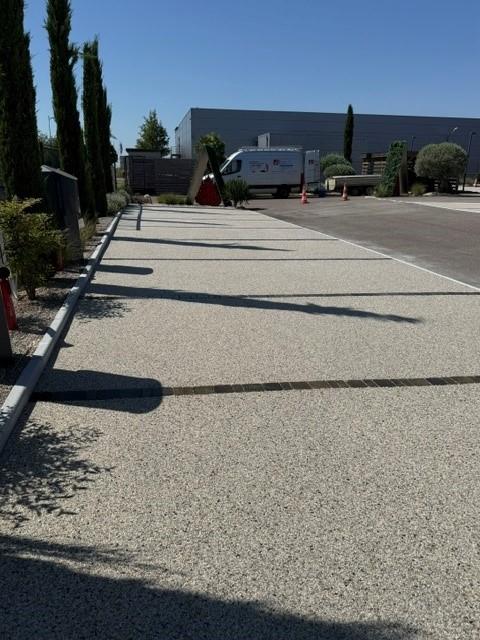 12 - Réalisation de places de parking en Résine